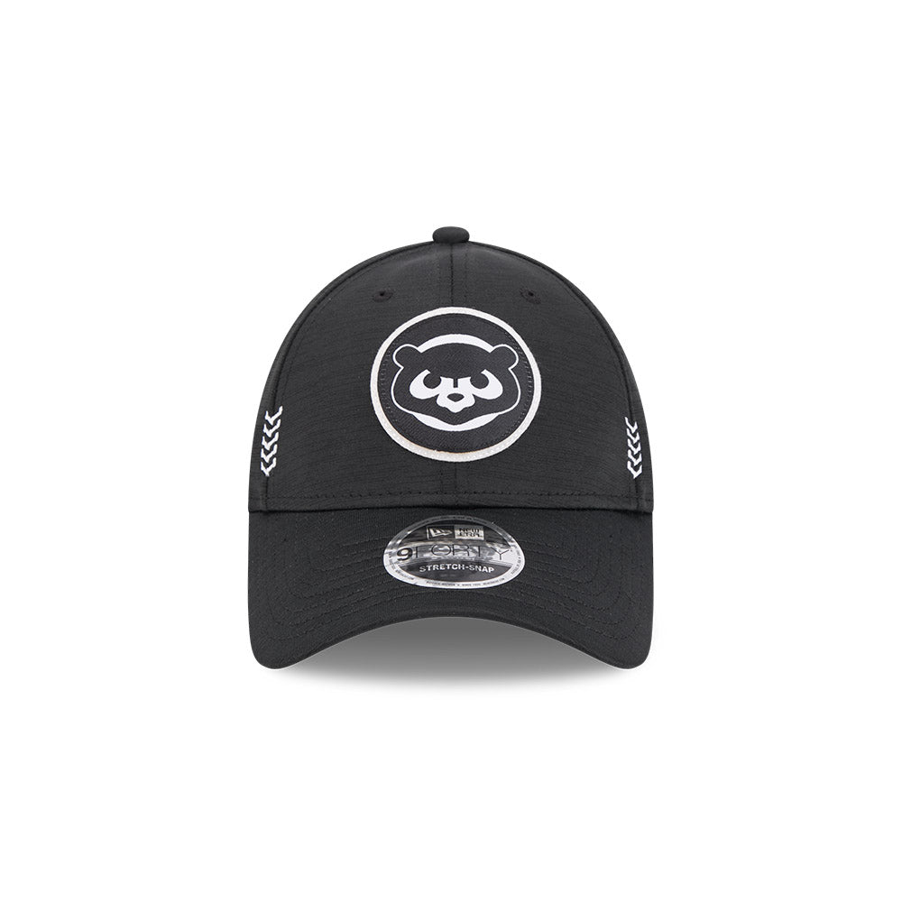 Chicago Cubs 2024 Clubhouse '84 Logo Black New Era 9FORTY Stretch-Snap Adjustable Hat