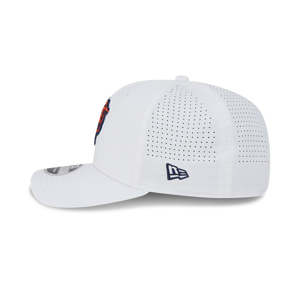 Chicago Bears New Era 9SEVENTY White Perform Stretch Snapback Hat