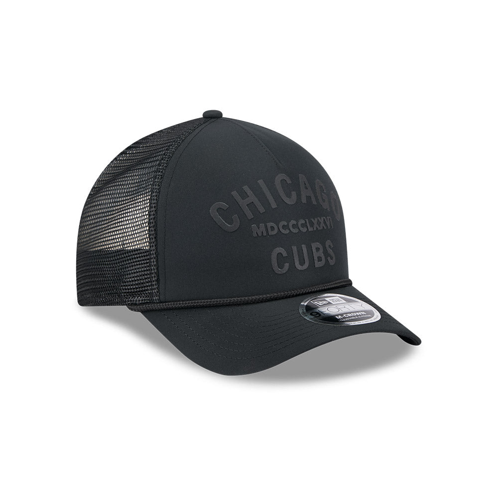 Chicago Cubs New Era 9FORTY Black A-Frame Minimalist Adjustable Trucker Hat