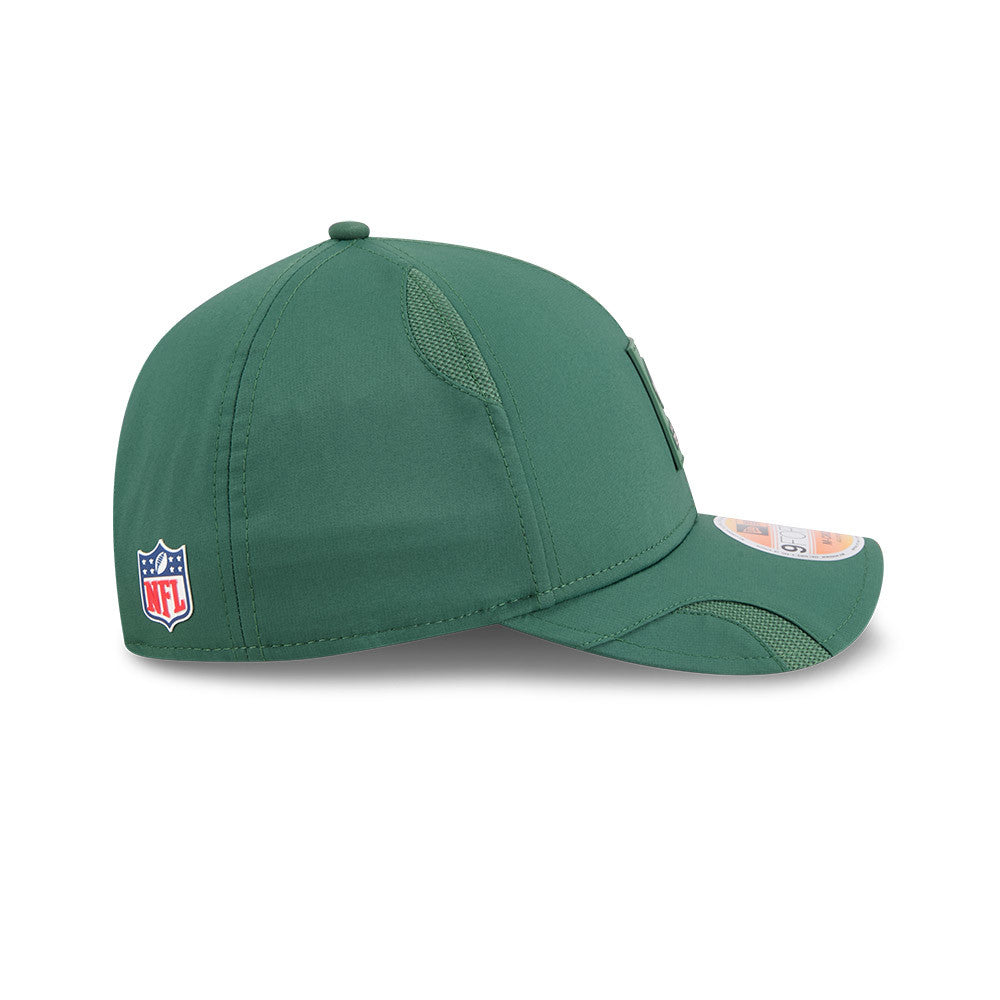 Green Bay Packers New Era 2025 Sideline 9FORTY M-Crown Adjustable Hat