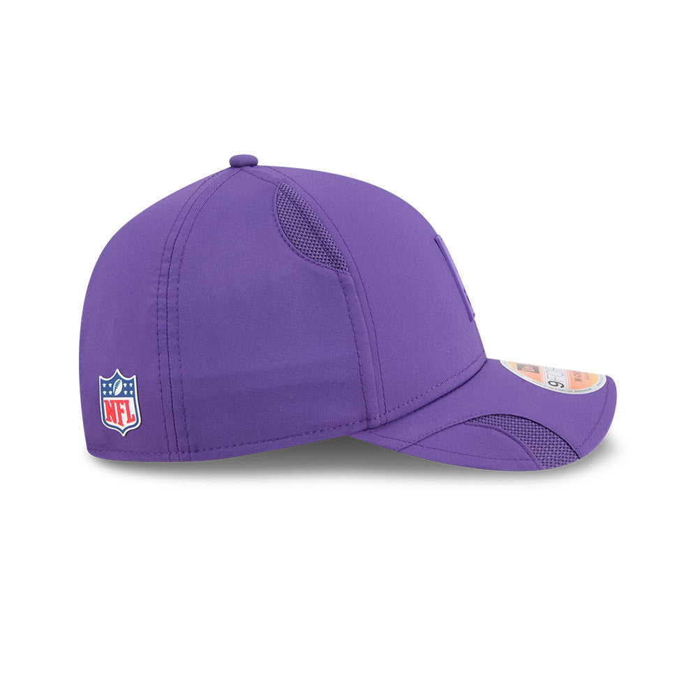 Minnesota Vikings New Era 2025 Sideline 9FORTY M-Crown Adjustable Hat