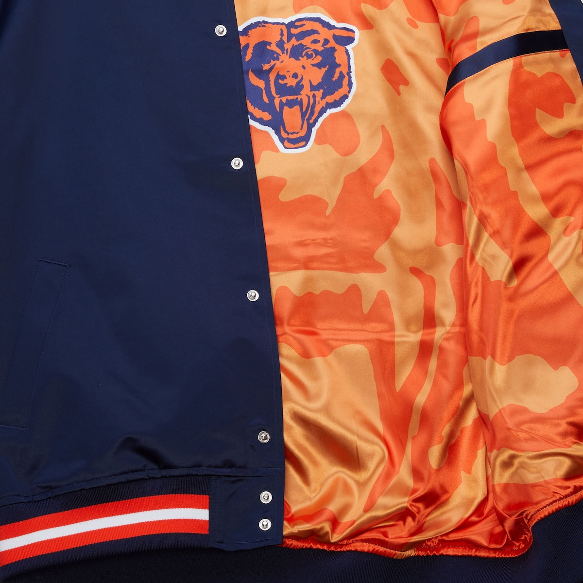 新品　ミッチェル&ネス　クーパーズタウン　シカゴカブス　ベースボールジャージ Chicago Bears Mitchell & Ness 1985 Shufflin' Navy Satin Jacket
