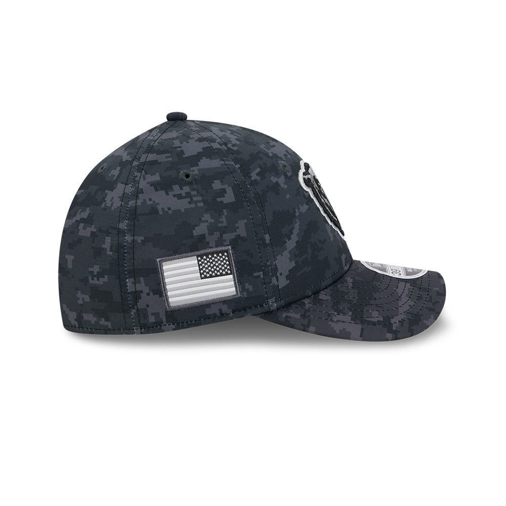 Chicago Bears New Era 2026 Salute To Service 39THIRTY M-Crown Stretch Hat
