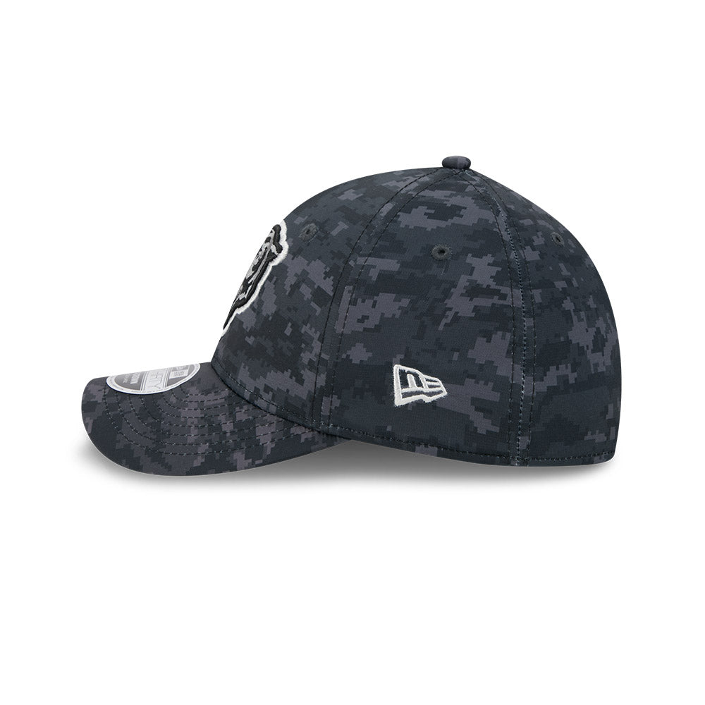 Chicago Bears New Era 2026 Salute To Service 39THIRTY M-Crown Stretch Hat