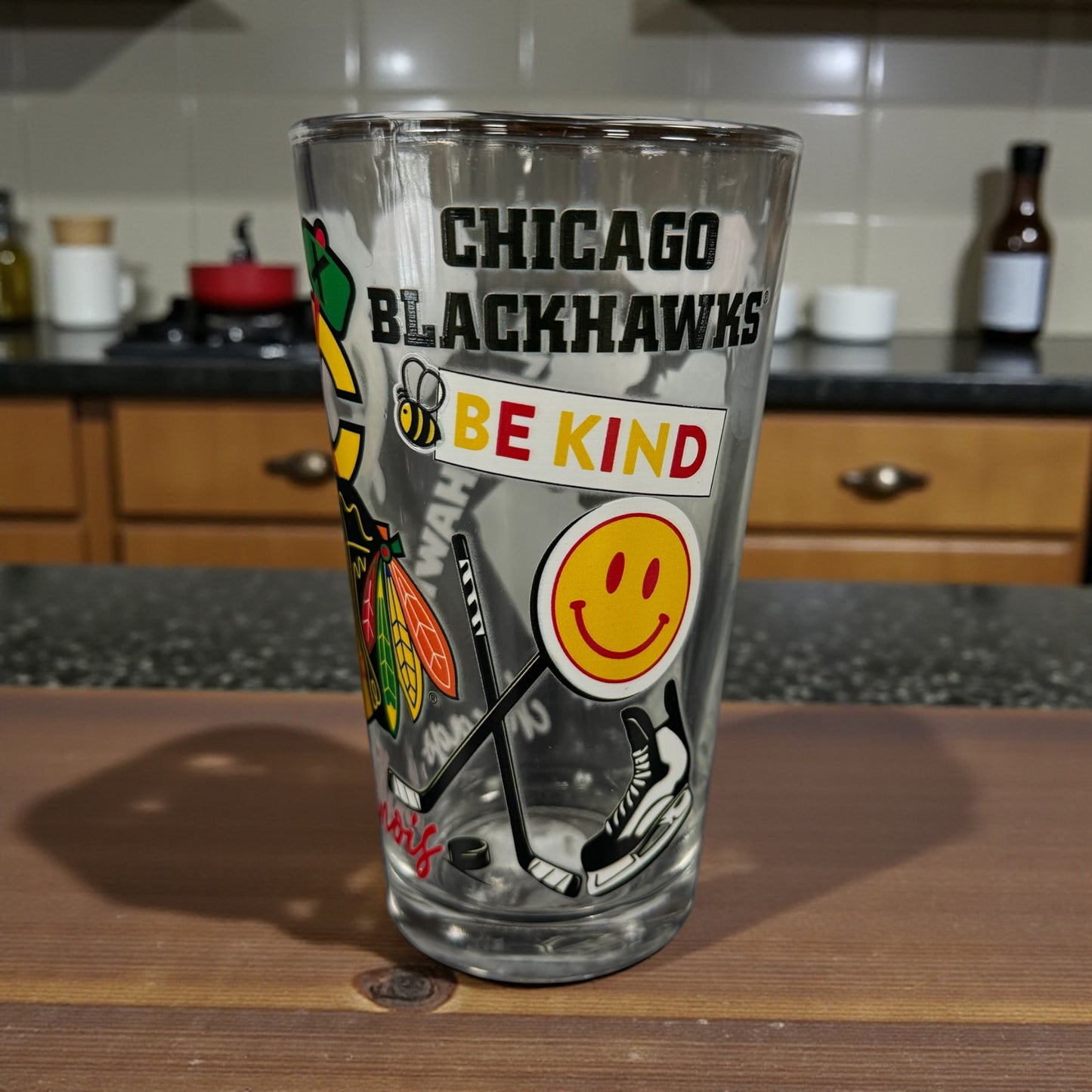 Chicago Blackhawks 16 oz. Native Design Pint Glass