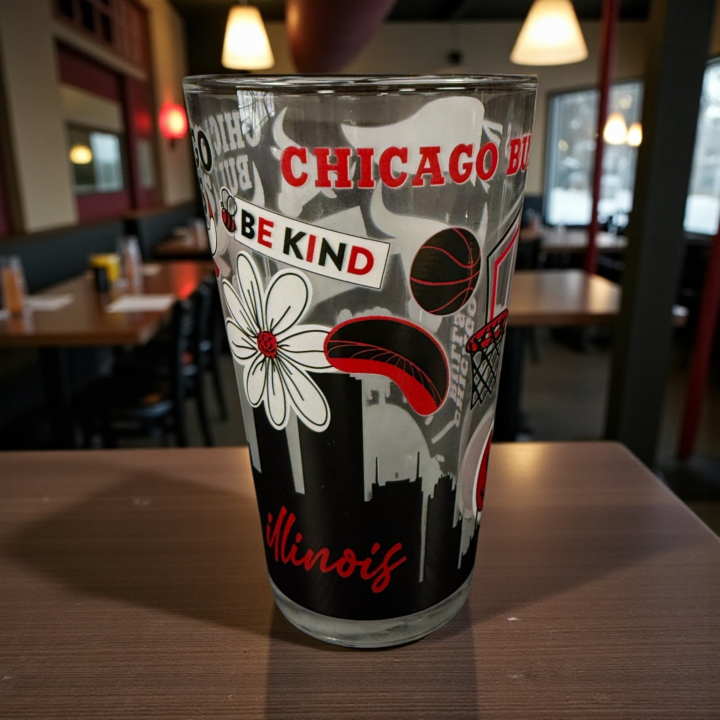 Chicago Bulls 16oz. Native Design Pint Glass
