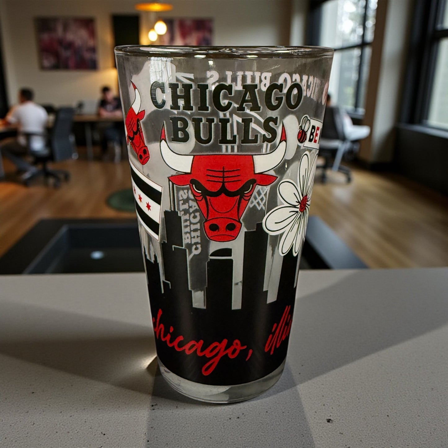 Chicago Bulls 16oz. Native Design Pint Glass