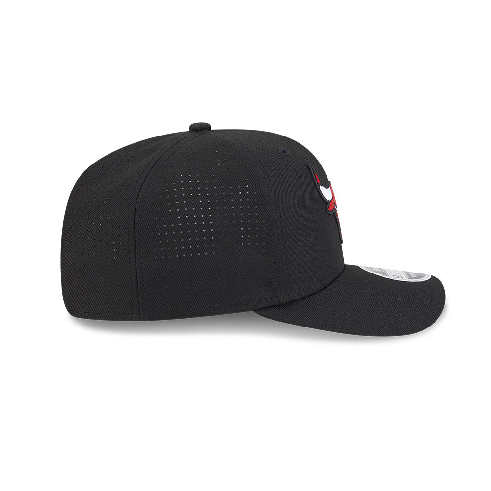 Chicago Bulls New Era 9SEVENTY Black EG Performance Stretch-Snap Adjustable Hat