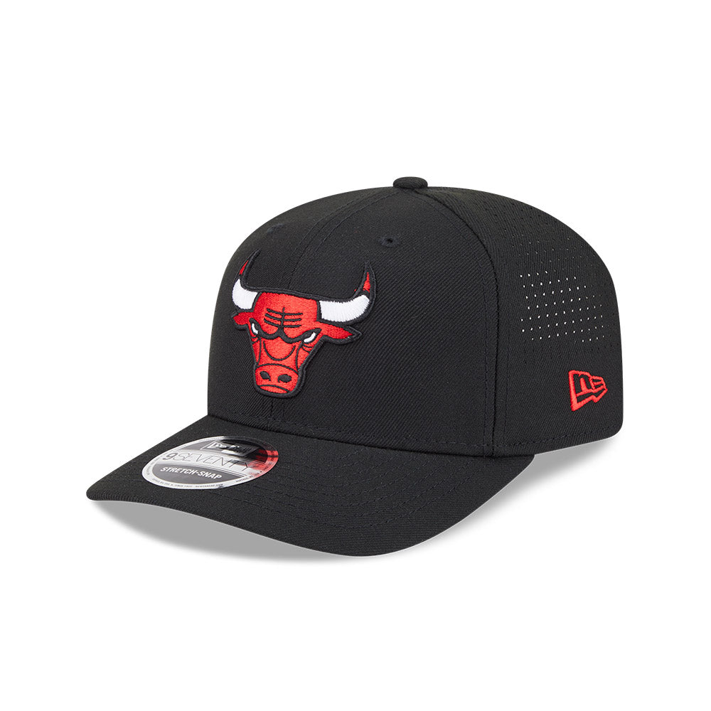 Chicago Bulls New Era 9SEVENTY Black EG Performance Stretch-Snap Adjustable Hat