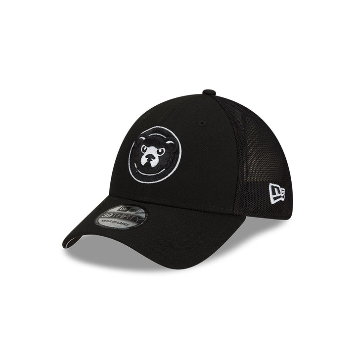 Men's New Era Black Chicago Cubs Logo 39THIRTY Flex Hat Size: Medium/Large