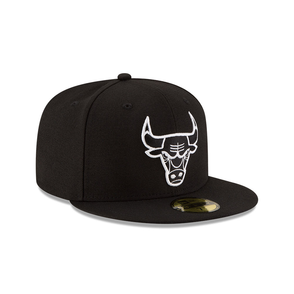 Chicago Bulls Black w/ White Logo New Era 59FIFTY Fitted Hat – Clark ...