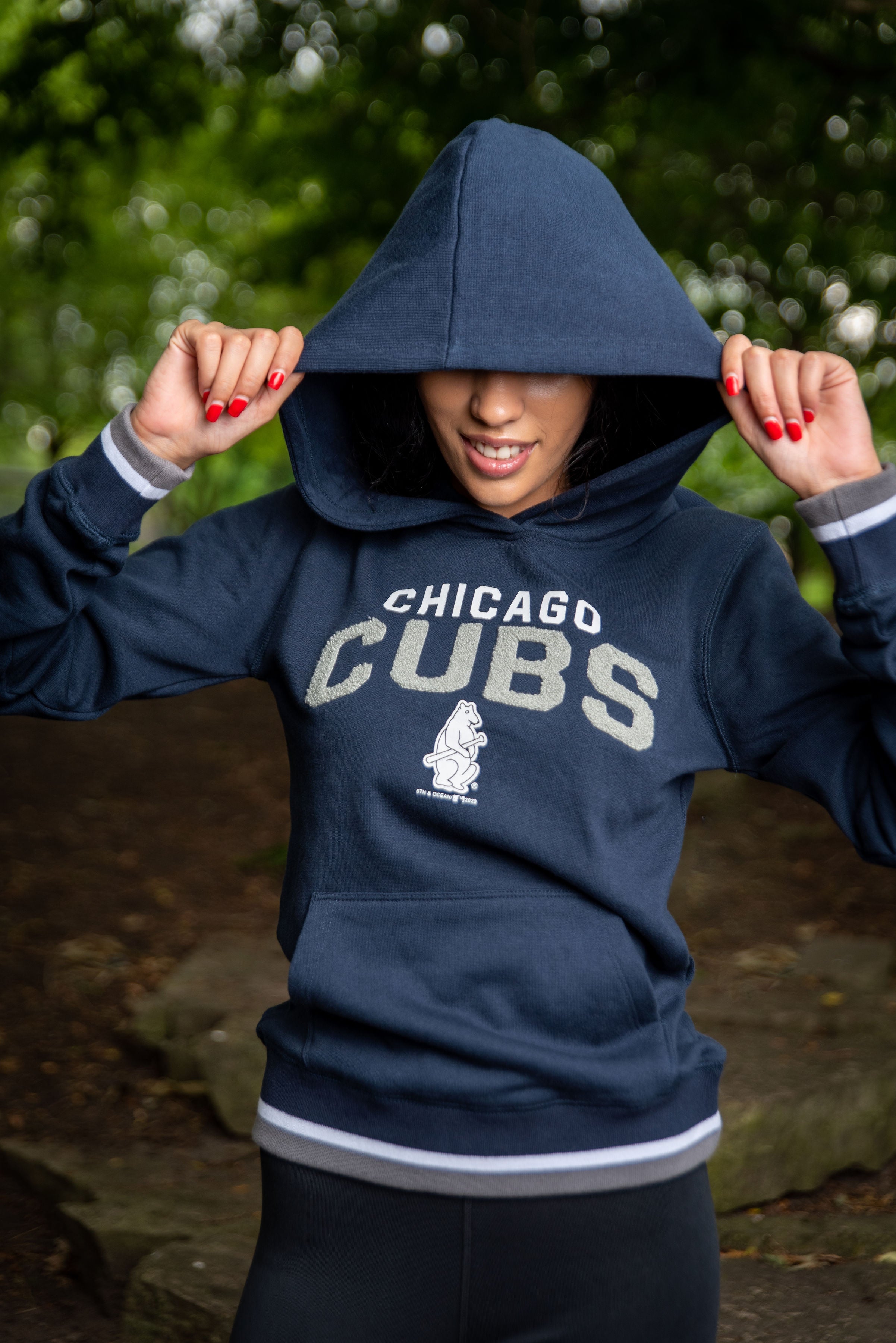Chicago Cubs Navy Blue Genuine Merchandise Hooded Sweatshirt. Size L